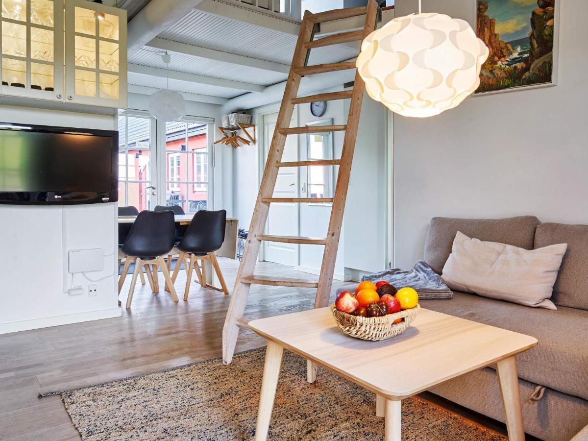 5 Person Holiday Home In AÅkirkeby エクステリア 写真