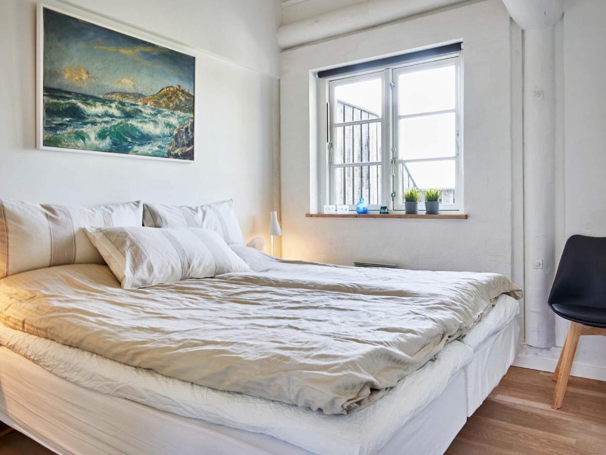 5 Person Holiday Home In AÅkirkeby エクステリア 写真