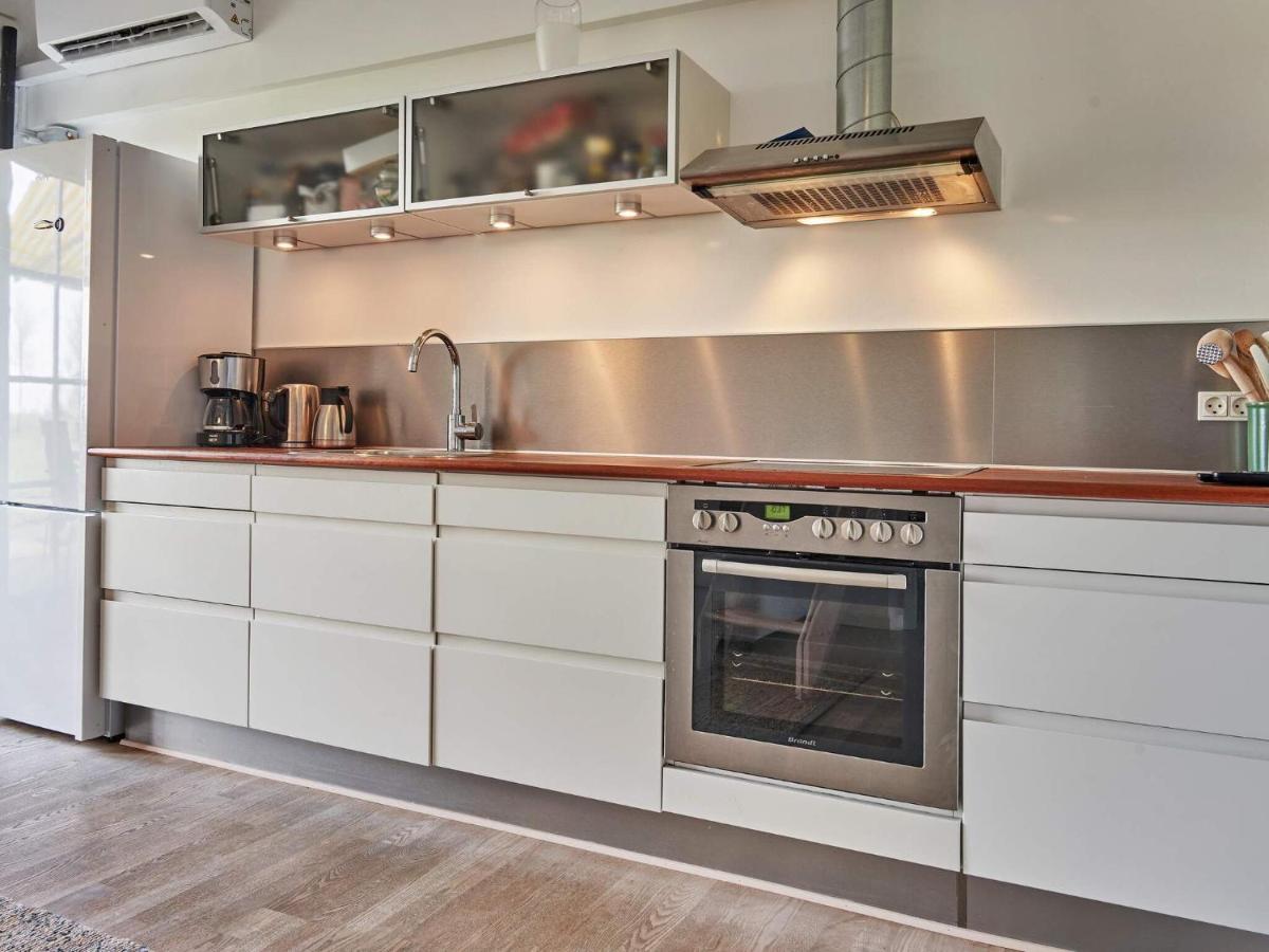 5 Person Holiday Home In AÅkirkeby エクステリア 写真