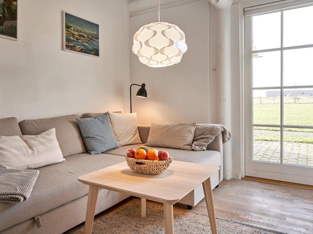5 Person Holiday Home In AÅkirkeby エクステリア 写真