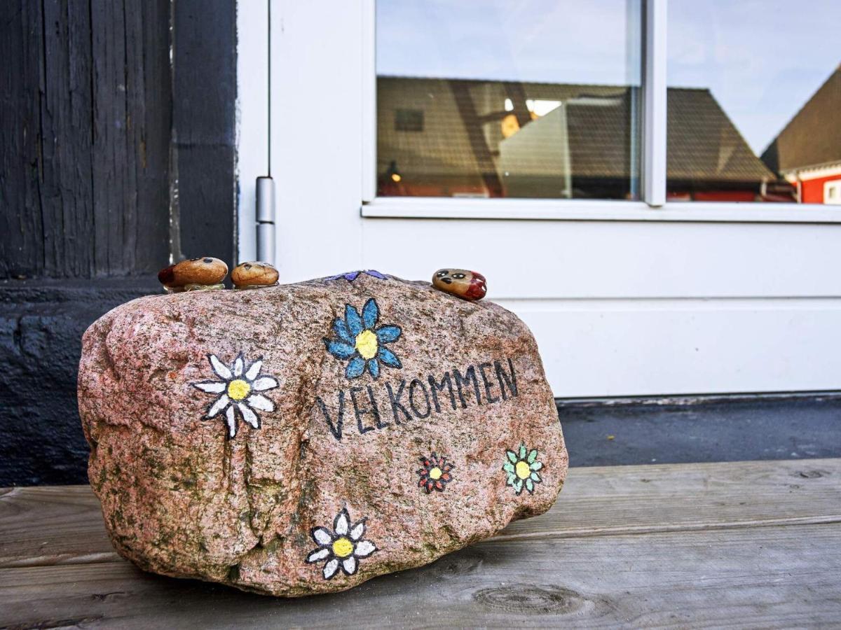 5 Person Holiday Home In AÅkirkeby エクステリア 写真