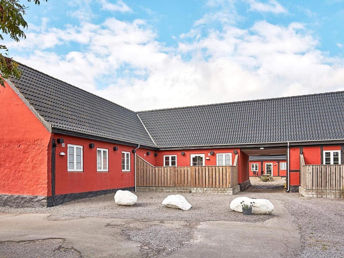 5 Person Holiday Home In AÅkirkeby エクステリア 写真