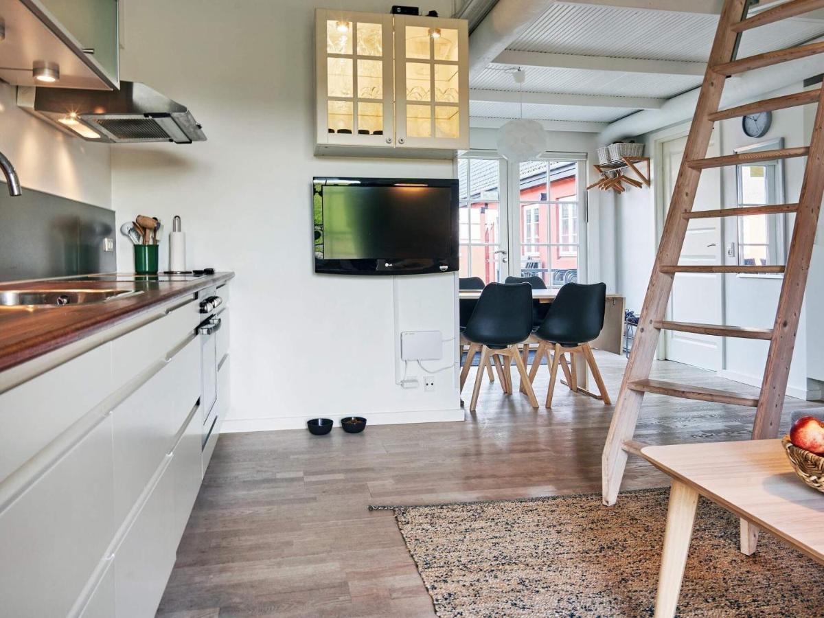 5 Person Holiday Home In AÅkirkeby エクステリア 写真