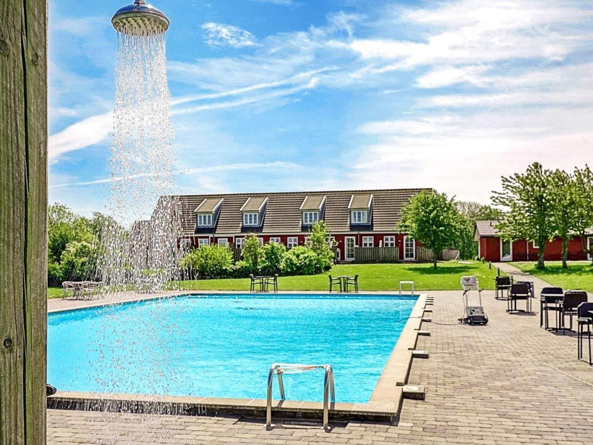 5 Person Holiday Home In AÅkirkeby エクステリア 写真